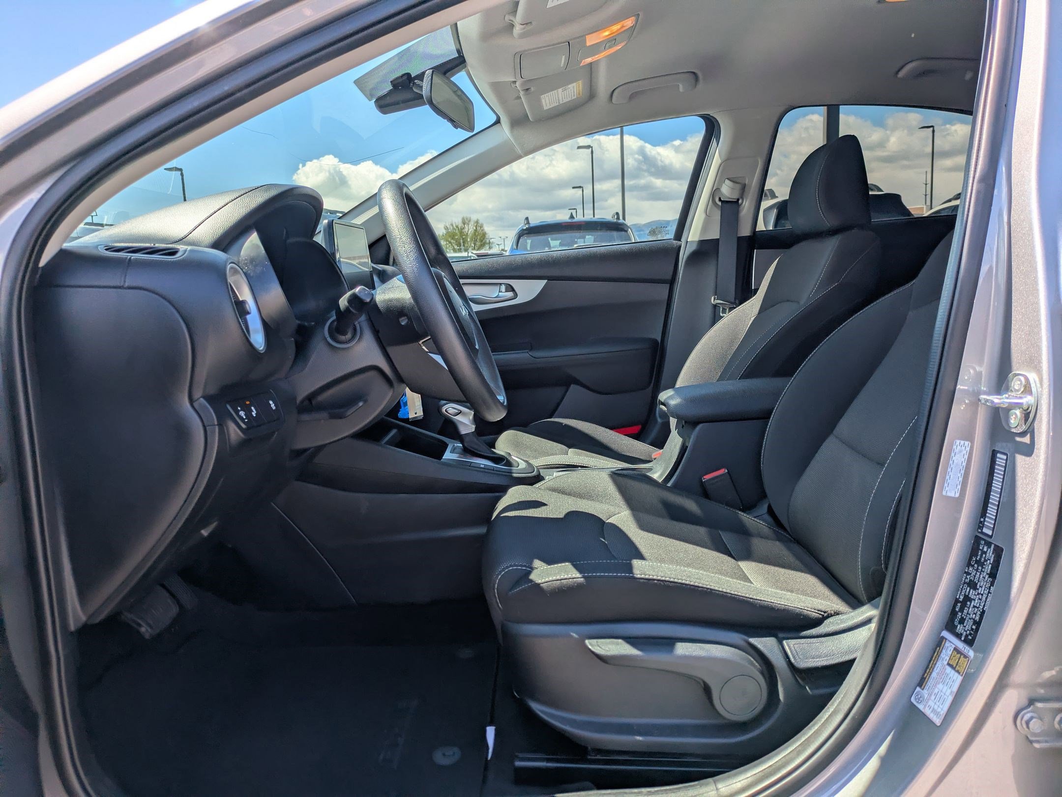 Used 2024 Kia Forte LXS w/ LXS Technology Package FWD image 17