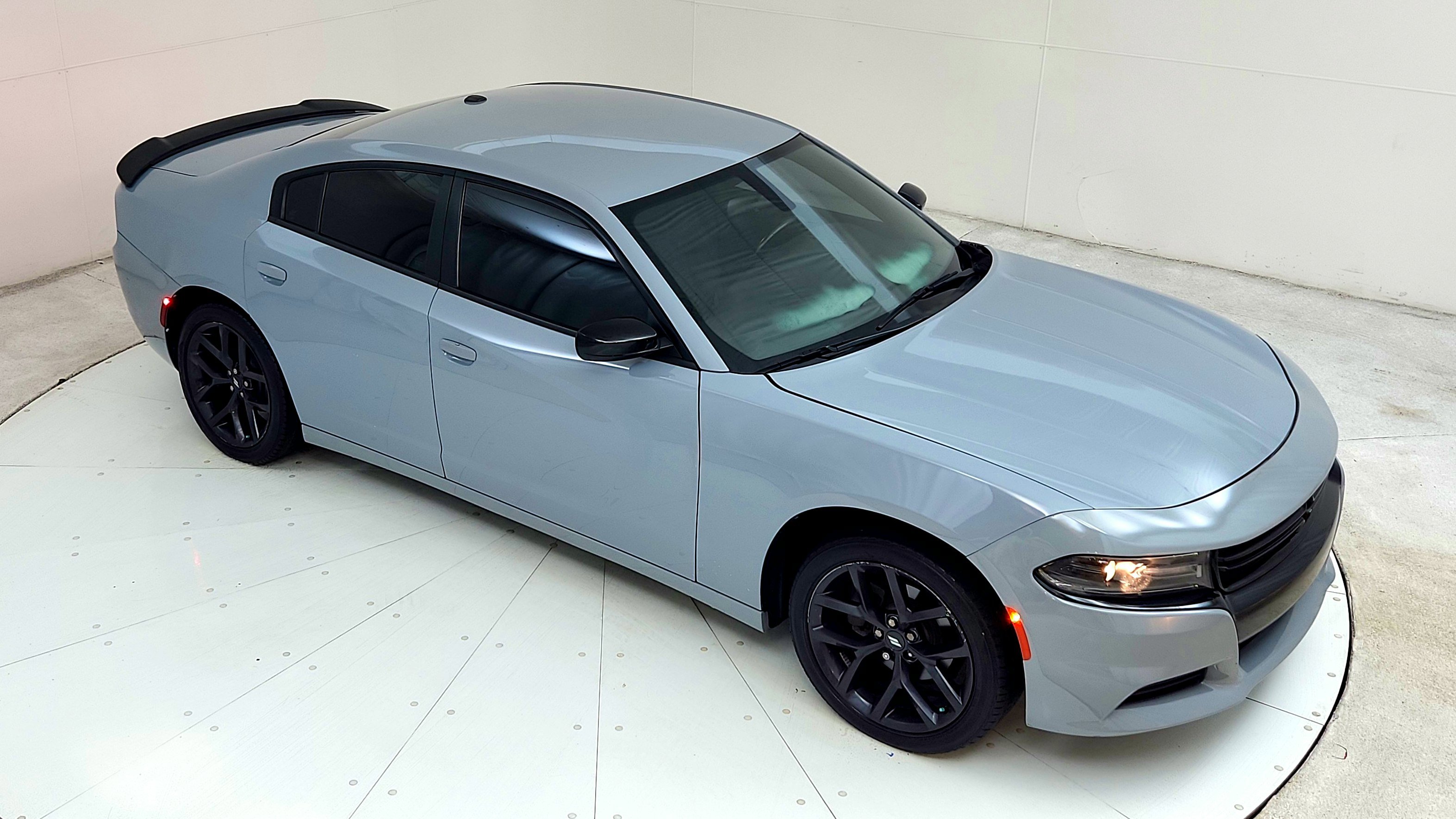 Used 2020 Dodge Charger SXT w/ Blacktop Package RWD image 13