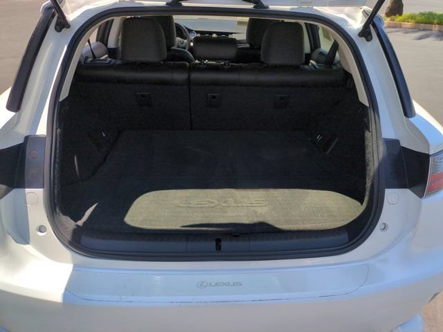 Used 2016 Lexus CT 200h w/ Seat Comfort Package FWD image 26