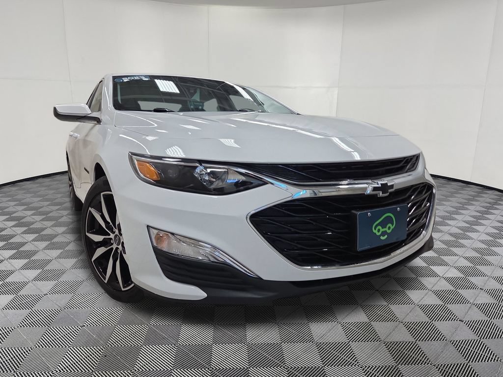 Used 2023 Chevrolet Malibu RS w/ LPO, Floor Liner Package FWD image 2