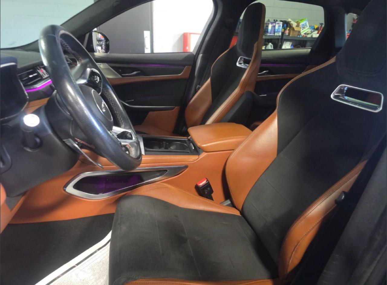 Used 2021 Jaguar F-PACE SVR AWD/4WD image 8