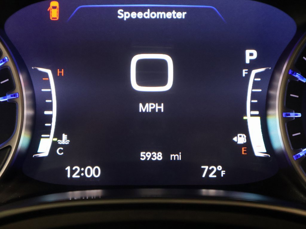 Used 2024 Chrysler Pacifica Limited w/ Uconnect Theater Family Group image 40