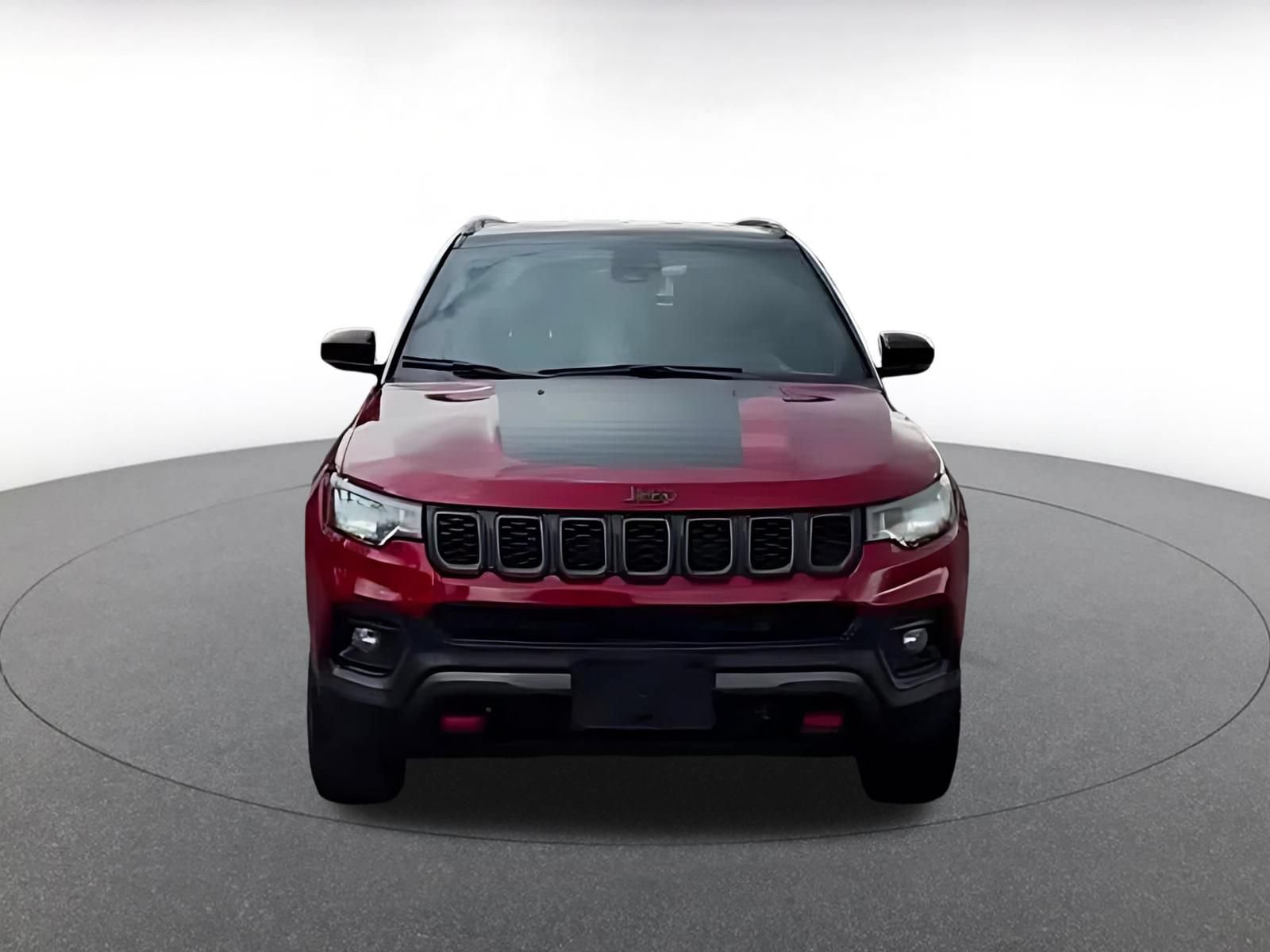 Used 2025 Jeep Compass Trailhawk AWD/4WD image 8