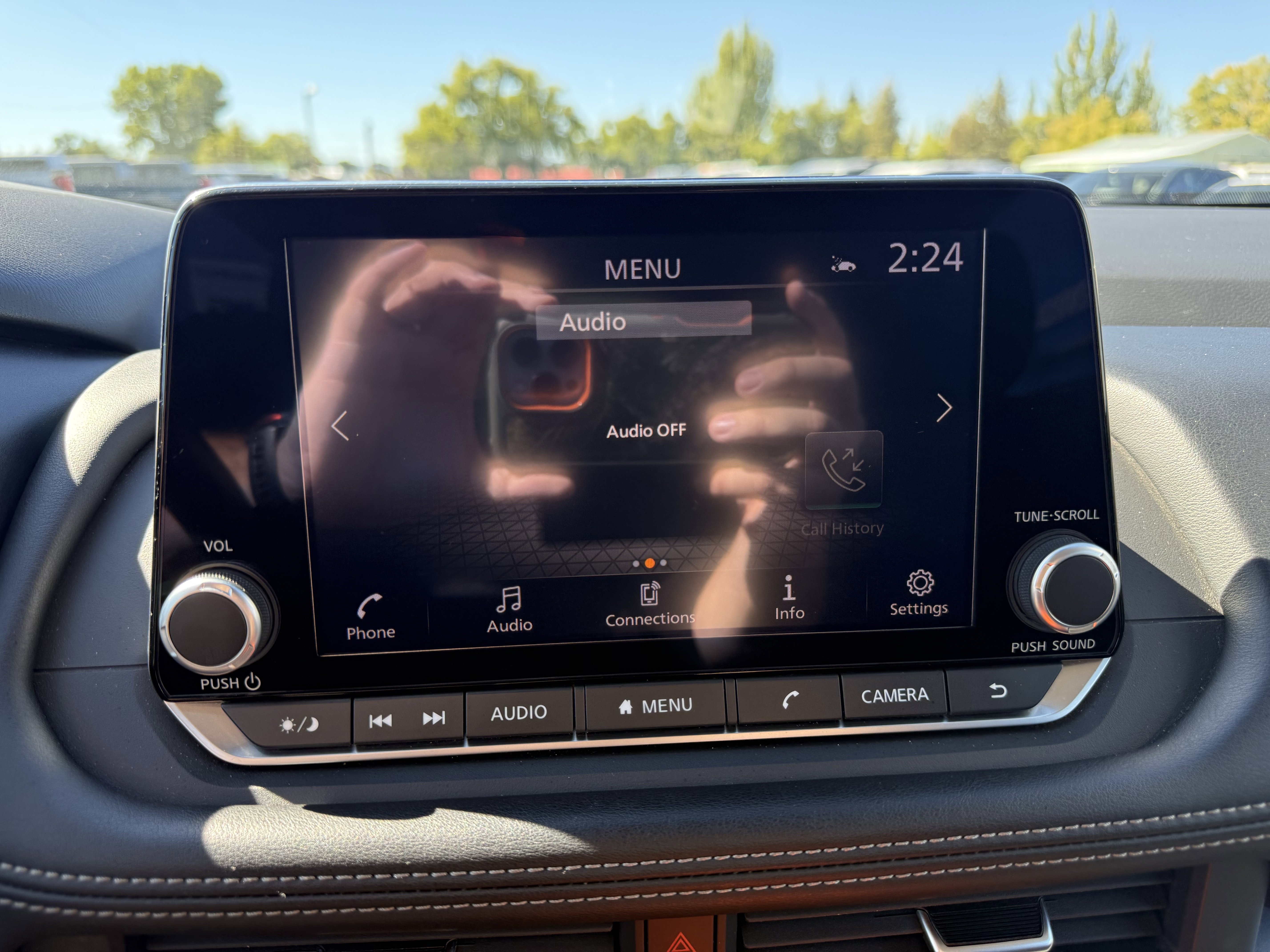 Used 2024 Nissan Rogue SV image 12