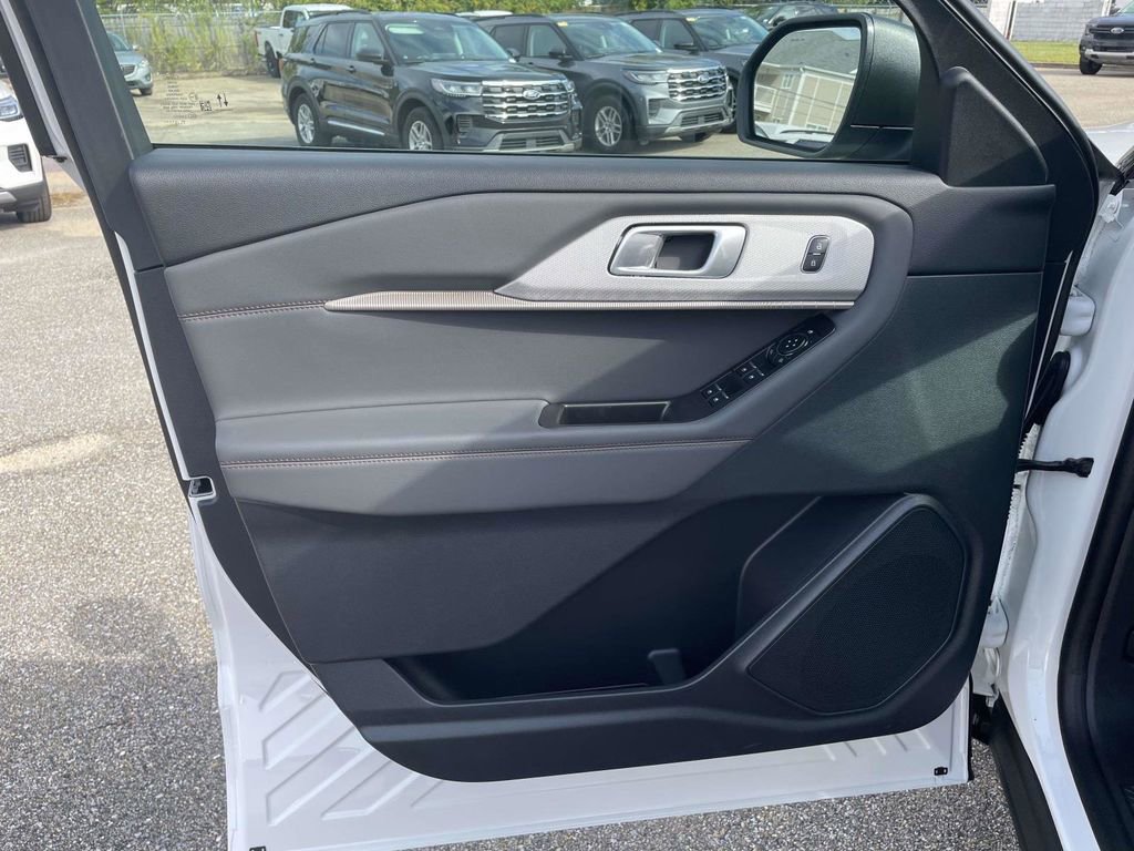 New 2025 Ford Explorer Active image 15
