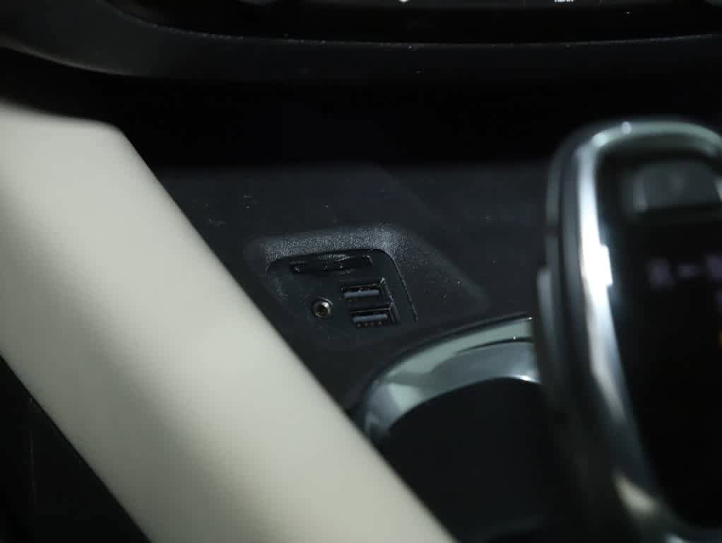 Used 2020 Buick Enclave Essence w/ Sport Touring Edition FWD image 29