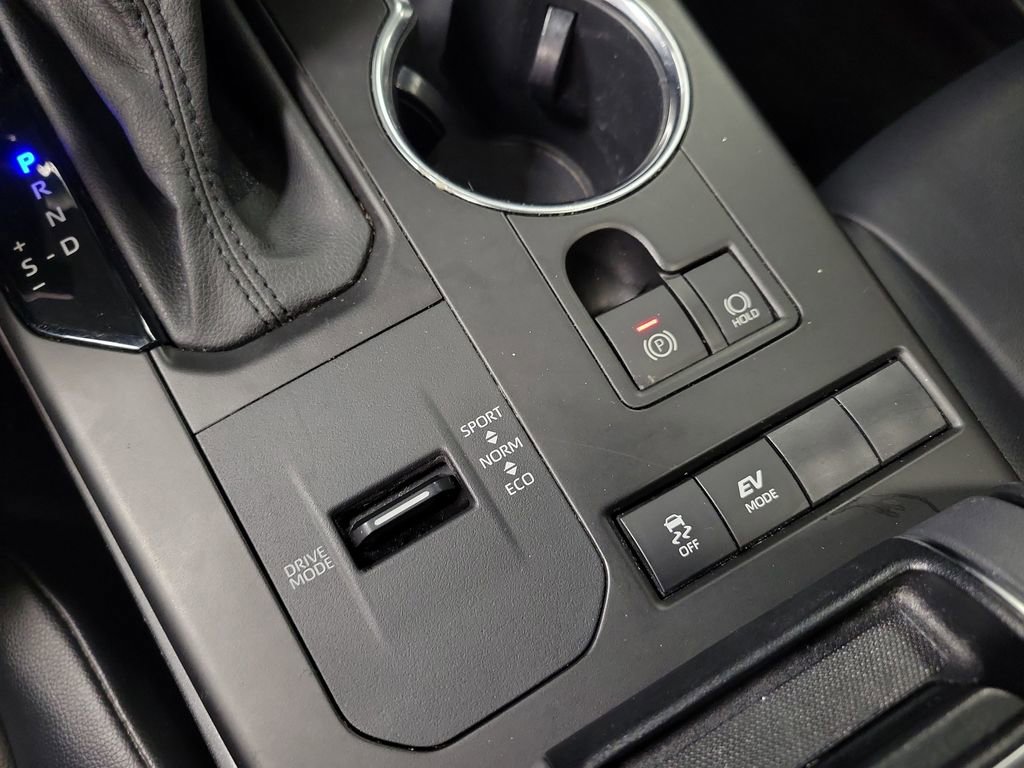 Used 2020 Toyota Highlander XLE image 16