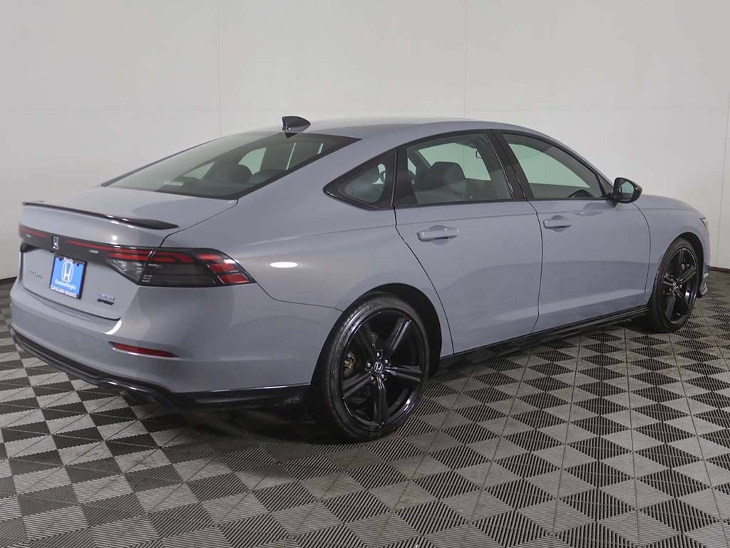 Used 2025 Honda Accord Sport image 10