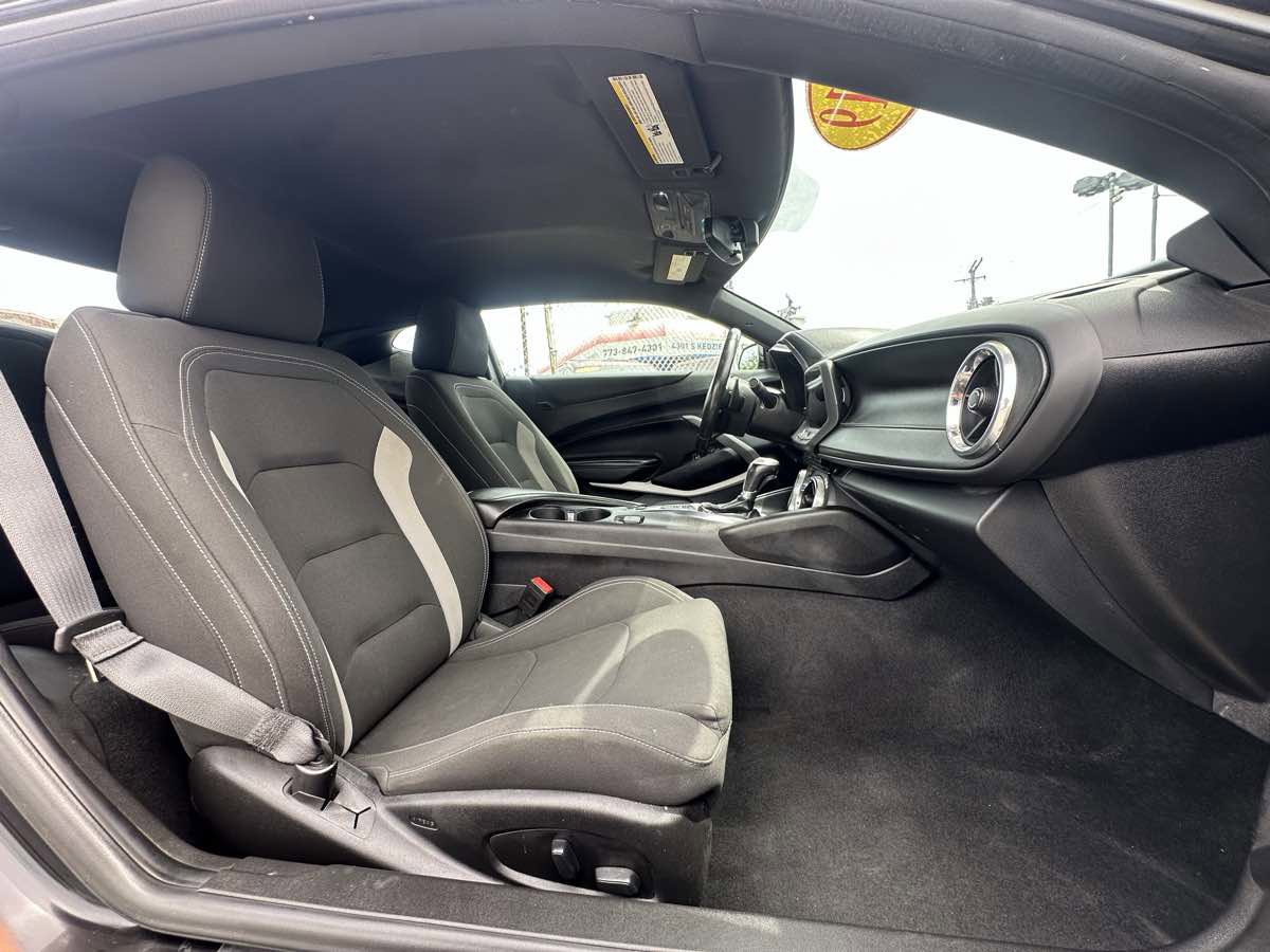 Used 2019 Chevrolet Camaro LT w/ Technology Package RWD image 25