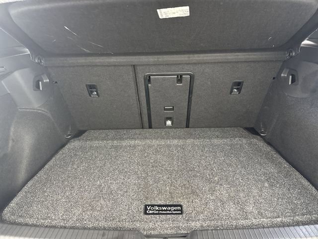 Used 2024 Volkswagen Golf R image 16