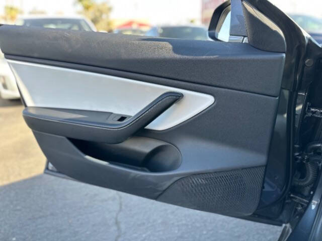Used 2019 Tesla Model 3 Long Range RWD image 8