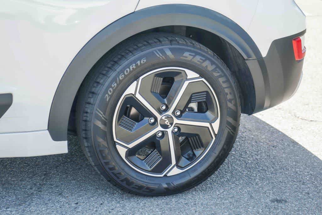 Certified 2023 Kia Niro EX FWD image 10