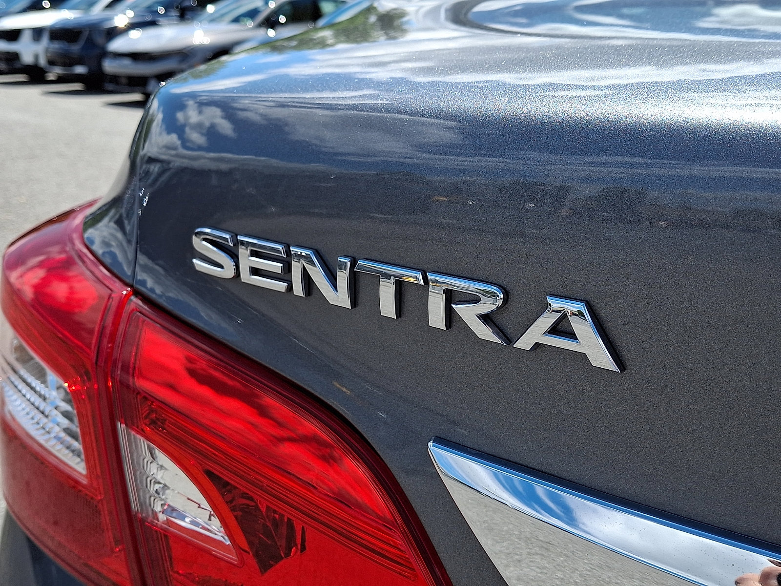 Used 2016 Nissan Sentra SV w/ Driver's Assist Package FWD image 29