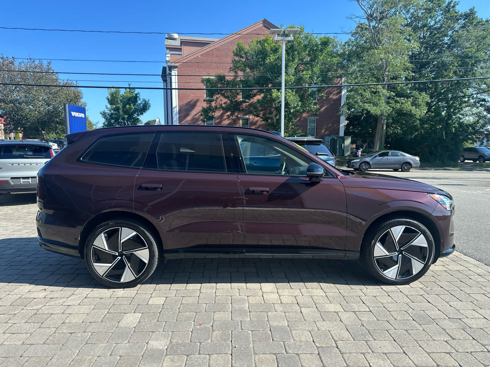 Used 2025 Volvo EX90 Ultra AWD/4WD image 7