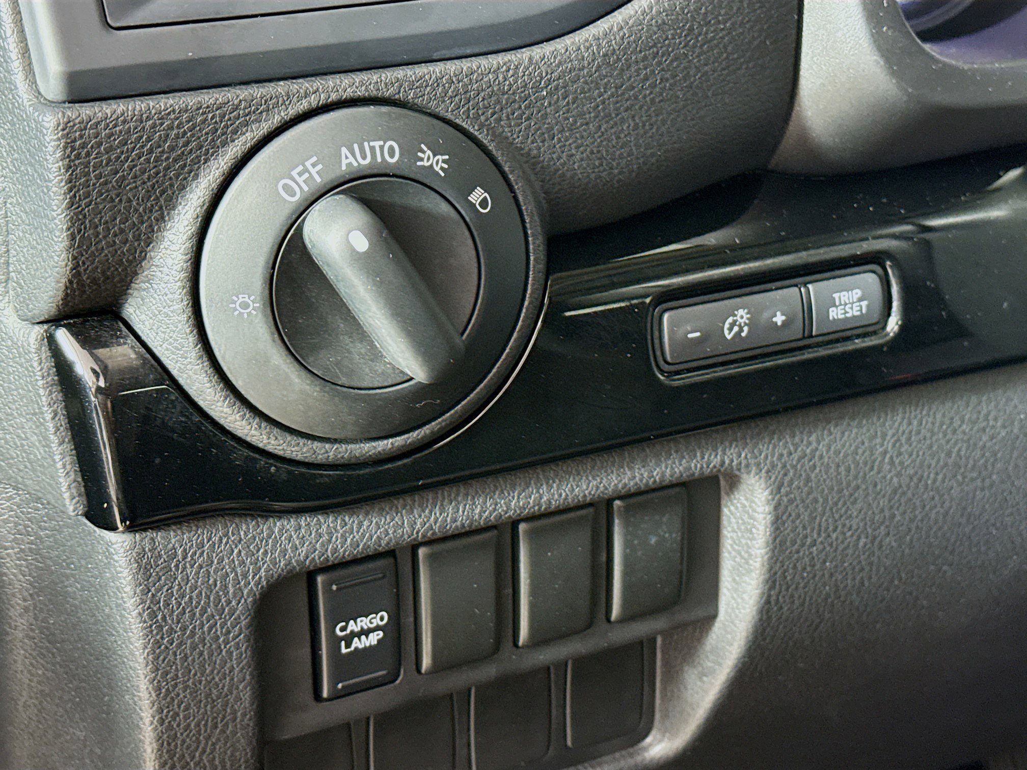 Used 2022 Nissan Titan SV w/ Accessory Utility Package image 9