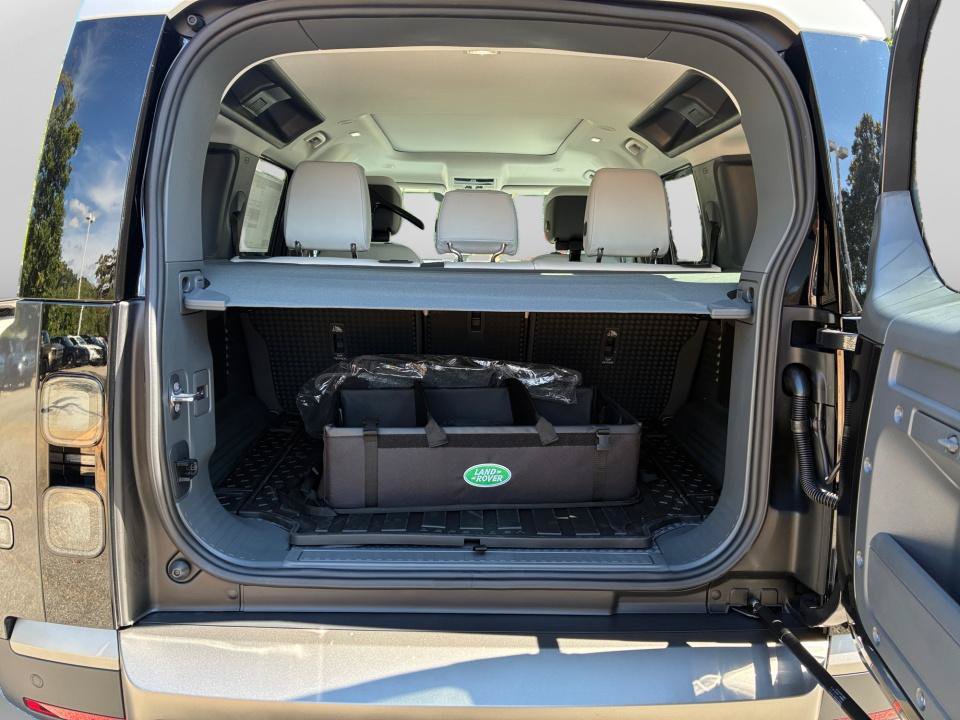 New 2026 Land Rover Defender 110 S AWD/4WD image 15
