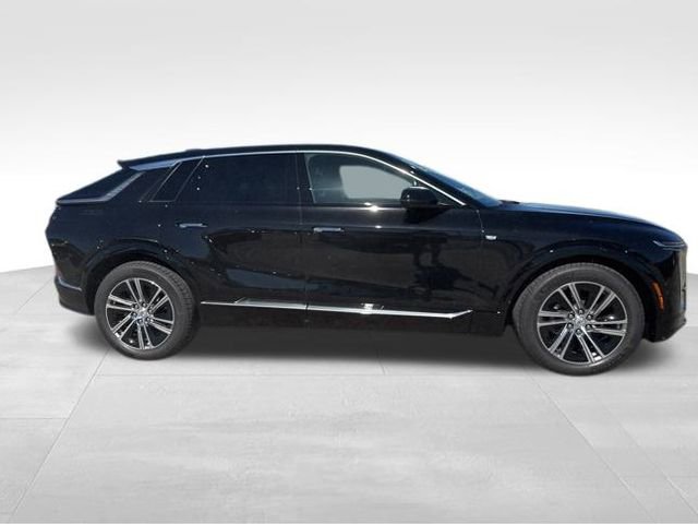 New 2026 Cadillac Lyriq Luxury w/ LPO, Floor Liner Package image 10
