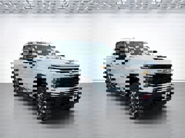 Used 2025 Chevrolet Silverado 2500 Custom w/ Custom Value Package image 2