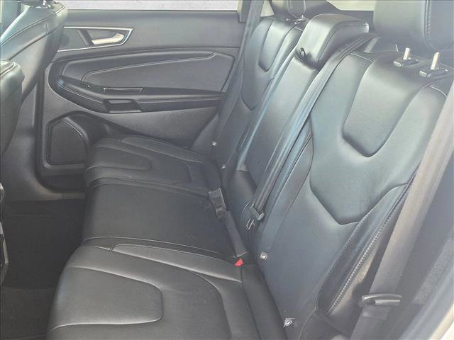 Used 2018 Ford Edge Titanium image 18