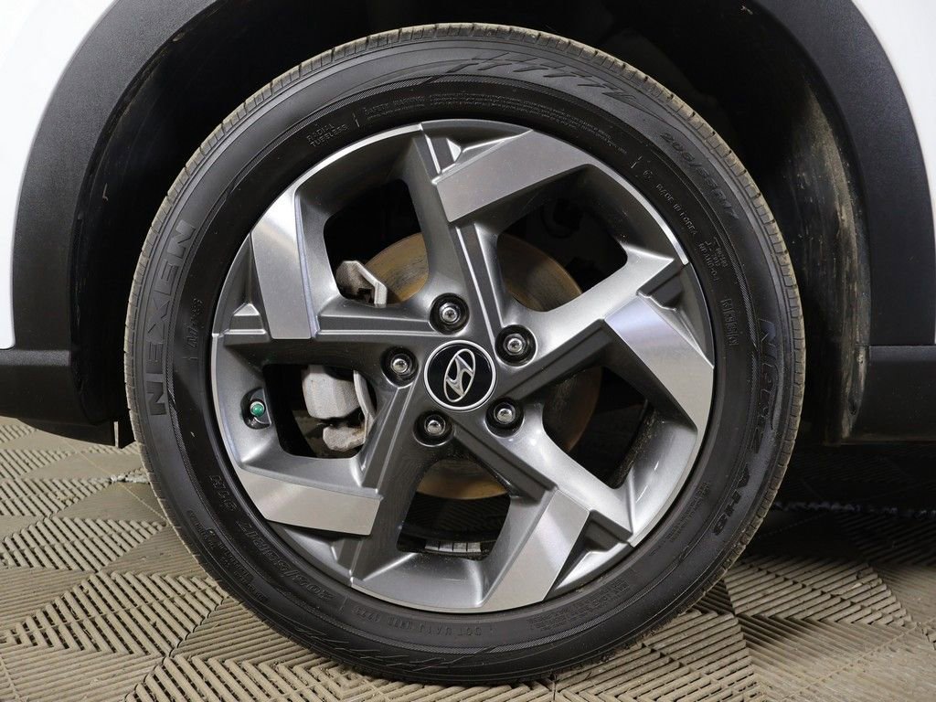 Certified 2023 Hyundai Venue SEL w/ Cargo Package image 18