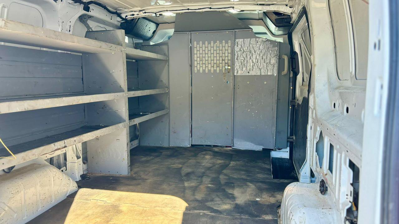 Used 2018 Ford Transit 250 130 Low Roof RWD image 11