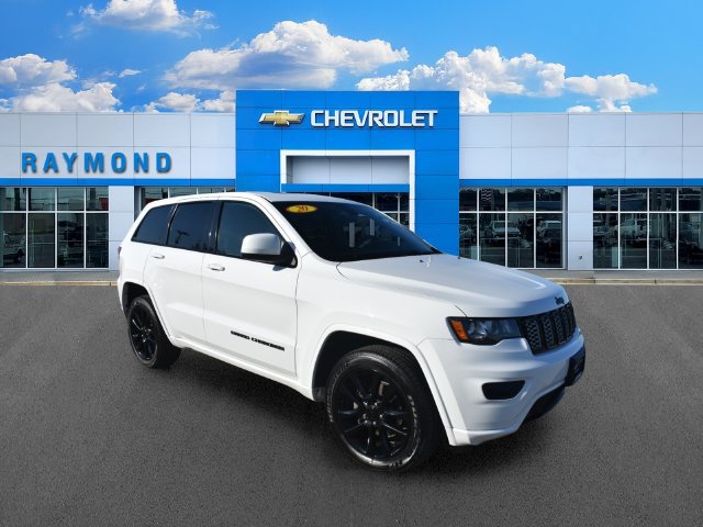 Used 2020 Jeep Grand Cherokee Altitude AWD/4WD image 10