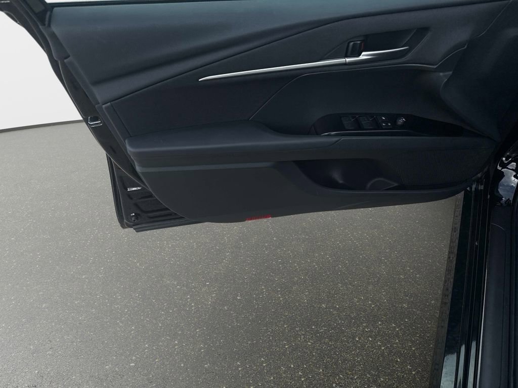 Used 2025 Toyota Camry LE image 16