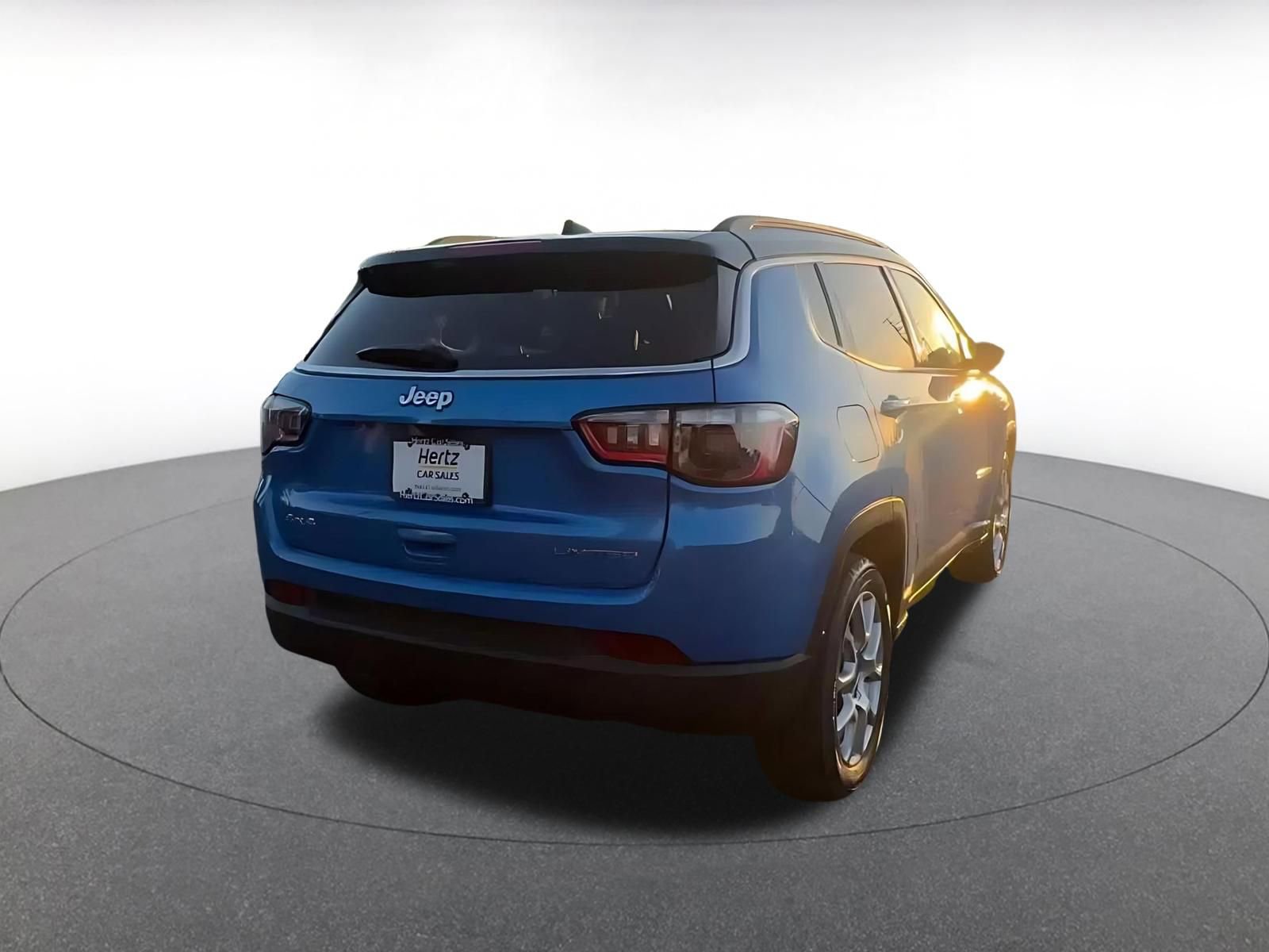 Used 2025 Jeep Compass Limited image 14