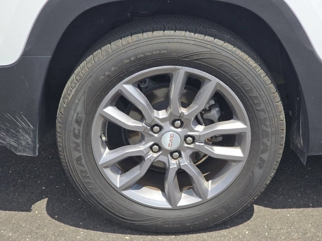 Used 2024 GMC Terrain SLT FWD image 10