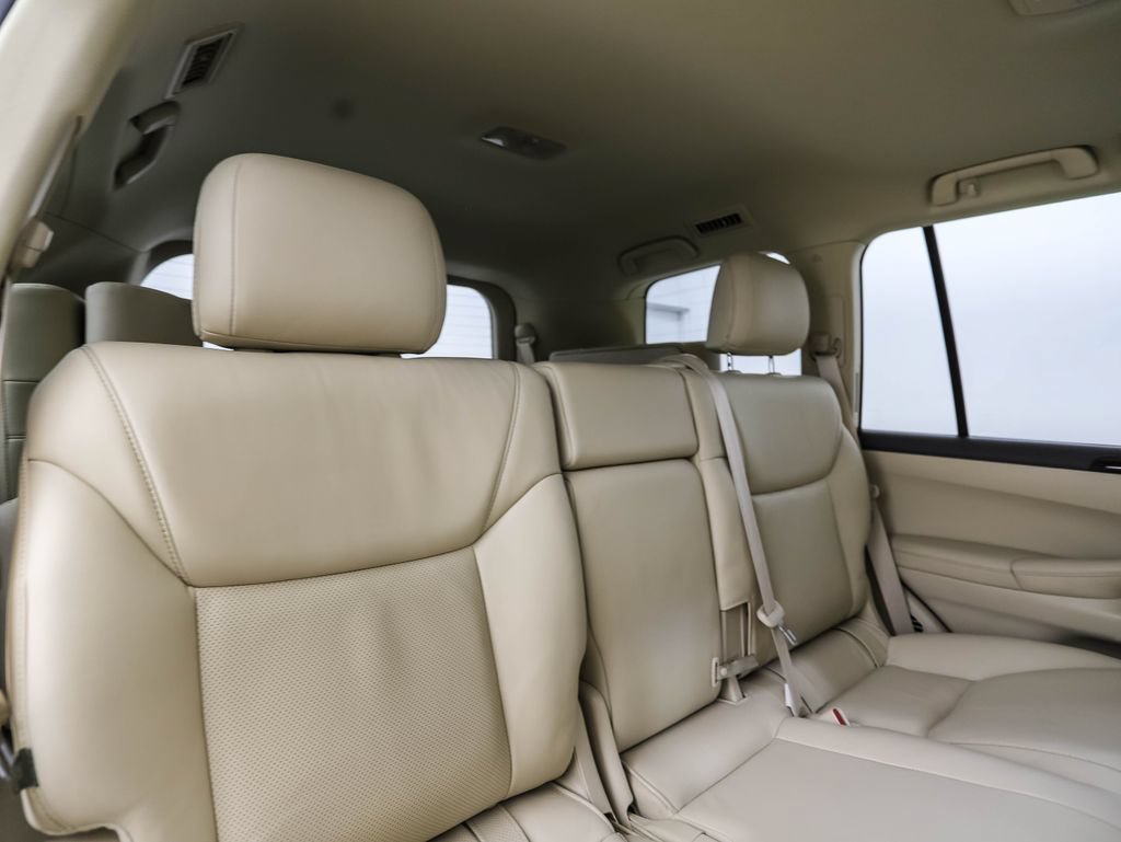 Used 2015 Lexus LX 570 4WD image 27