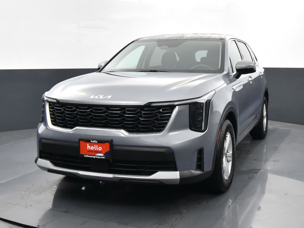 Certified 2025 Kia Sorento LX image 5