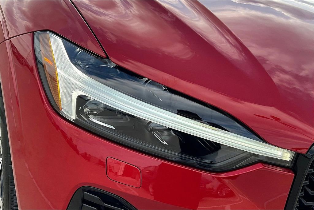 Certified 2024 Volvo XC60 T8 Core w/ Protection Package Premier image 37