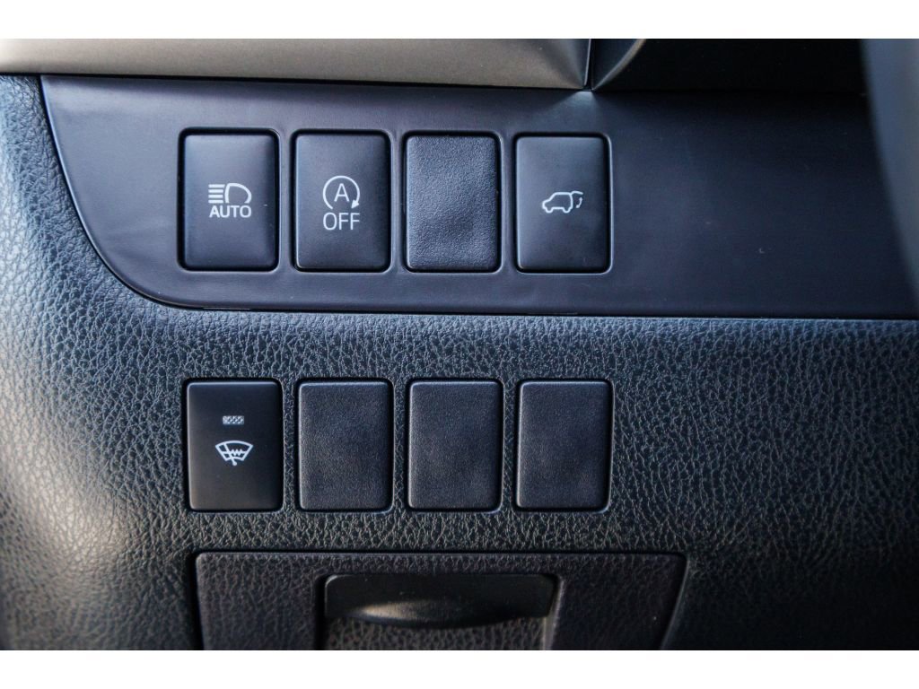 Used 2019 Toyota Highlander SE w/ Nightshade Edition AWD/4WD image 23