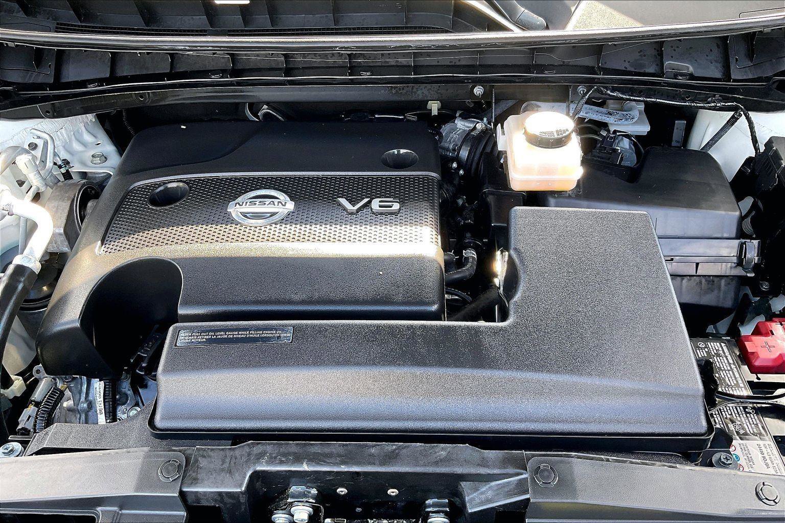 Certified 2024 Nissan Murano SV w/ SV Midnight Edition Package FWD image 11