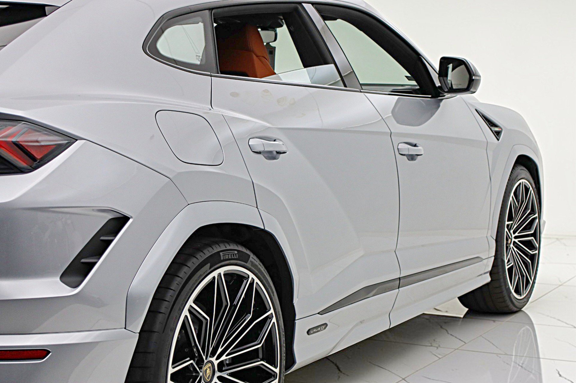 Used 2026 Lamborghini Urus SE AWD/4WD image 17