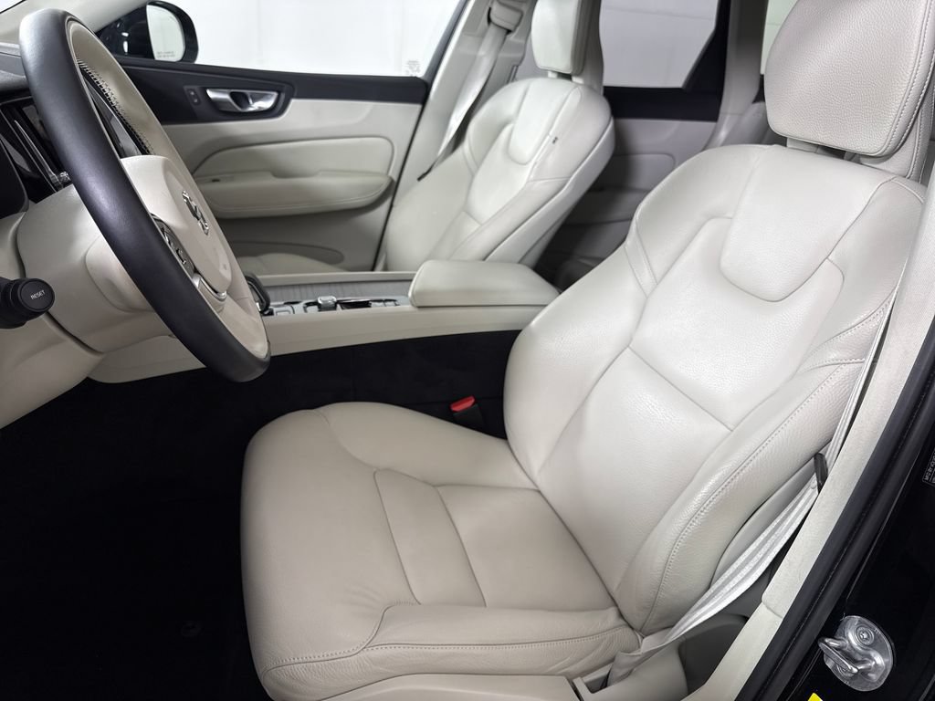 Used 2025 Volvo XC60 T8 Plus w/ Protection Package Premier AWD/4WD image 10