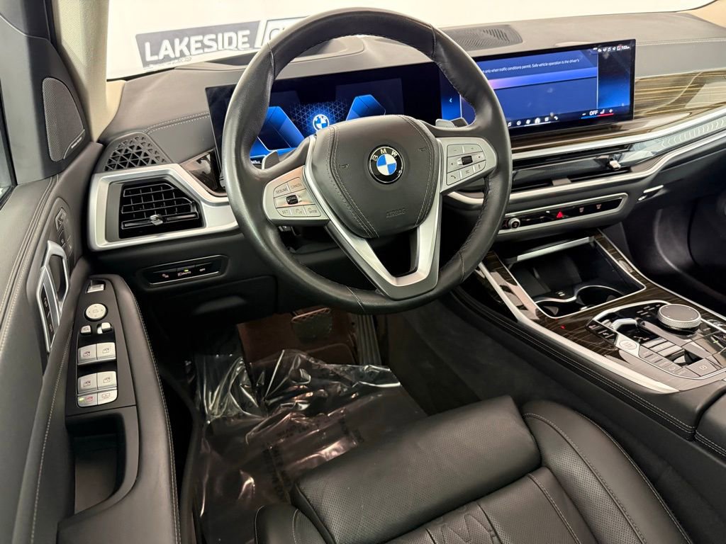Used 2025 BMW X7 xDrive40i image 21