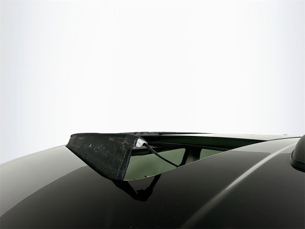 Used 2020 Chrysler Pacifica Limited w/ Tire & Wheel Group image 10