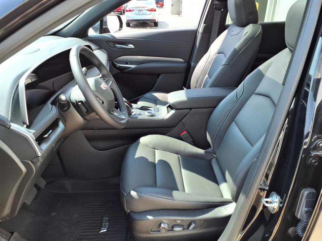 New 2025 Cadillac XT4 Premium Luxury image 4