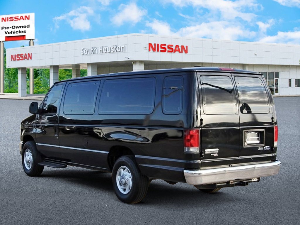 Used 2013 Ford E-350 and Econoline 350 XLT image 3