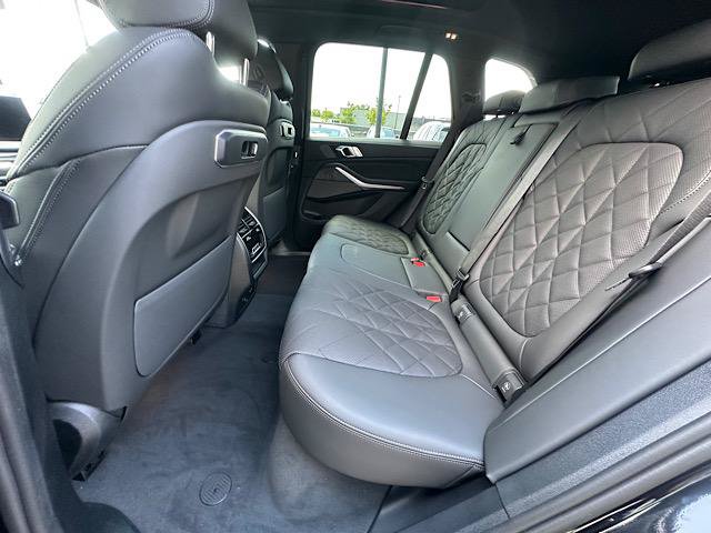 New 2026 BMW X5 xDrive50e w/ Premium Package AWD/4WD image 5