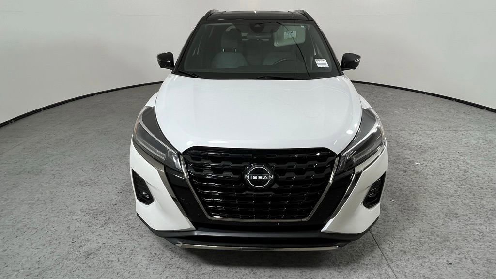 Used 2022 Nissan Kicks SR w/ Premium Package FWD image 8