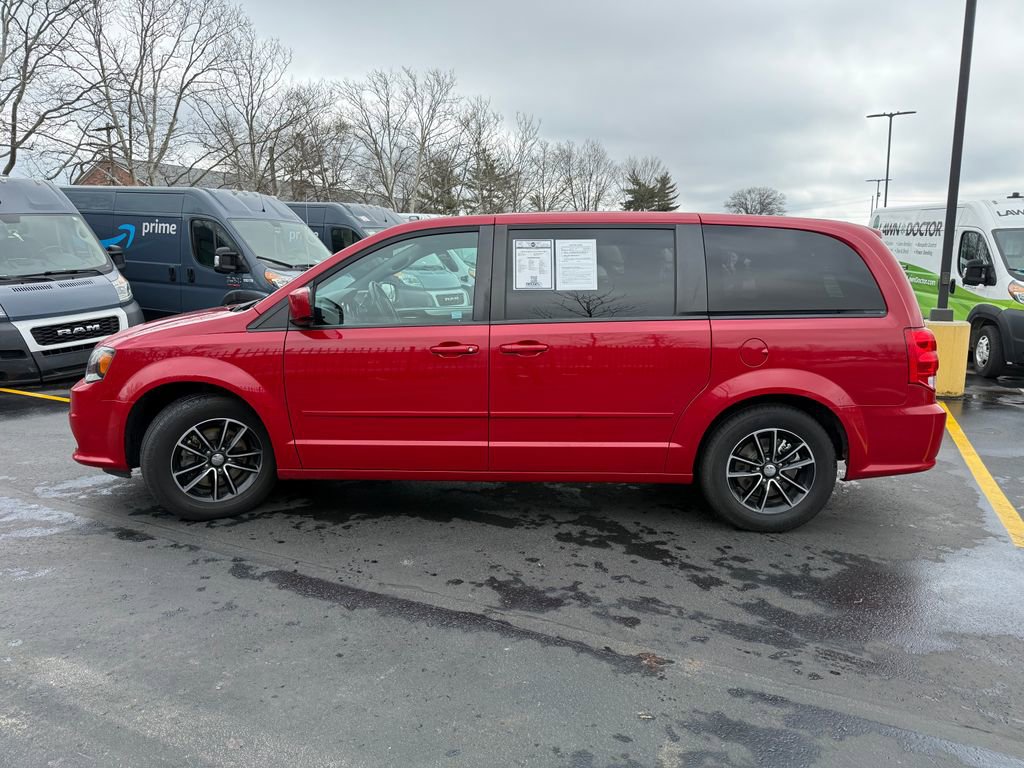 Used 2016 Dodge Grand Caravan SXT image 4