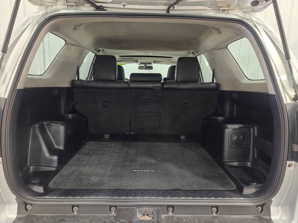 Used 2011 Toyota 4Runner SR5 w/ Premium Pkg w/Leather AWD/4WD image 28