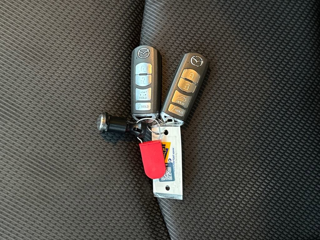 Used 2018 MAZDA MAZDA3 Sport image 29