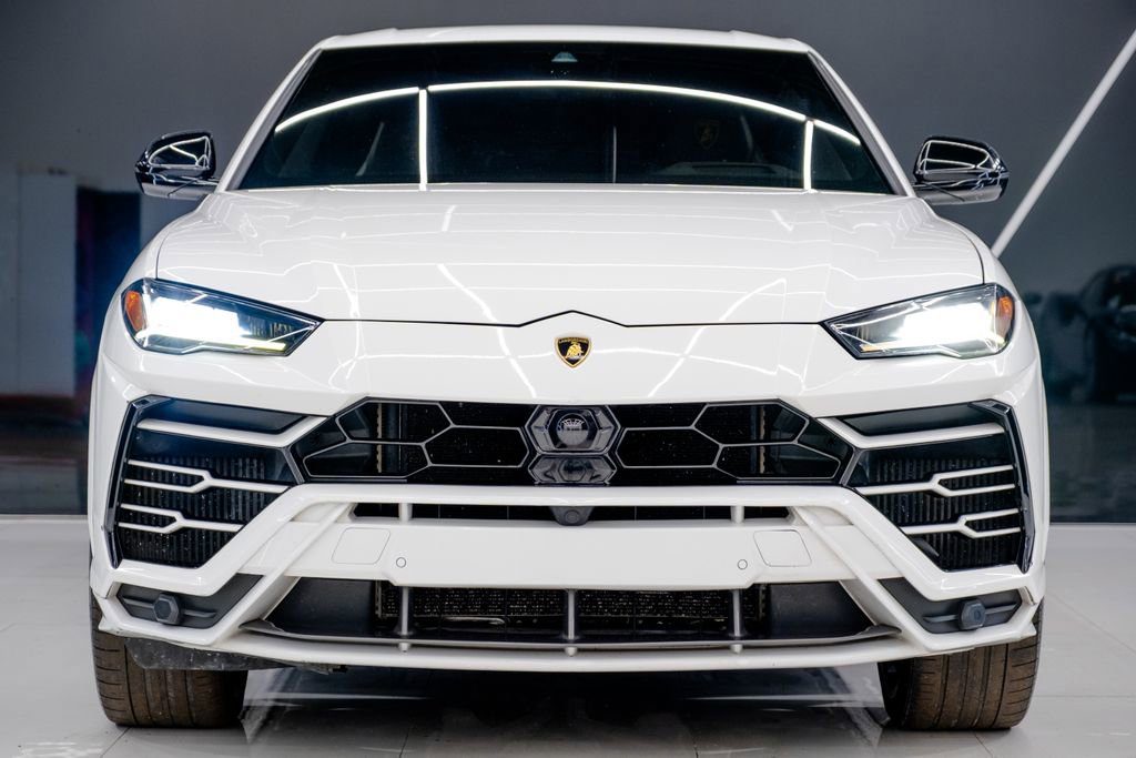 Used 2021 Lamborghini Urus image 2