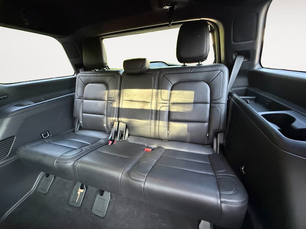 Used 2018 Lincoln Navigator Reserve w/ Technology Package AWD/4WD image 15