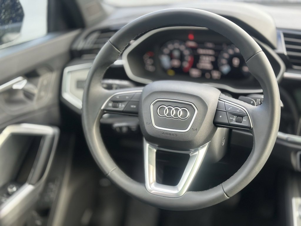 Certified 2025 Audi Q3 2.0T Premium w/ Convenience Package image 11