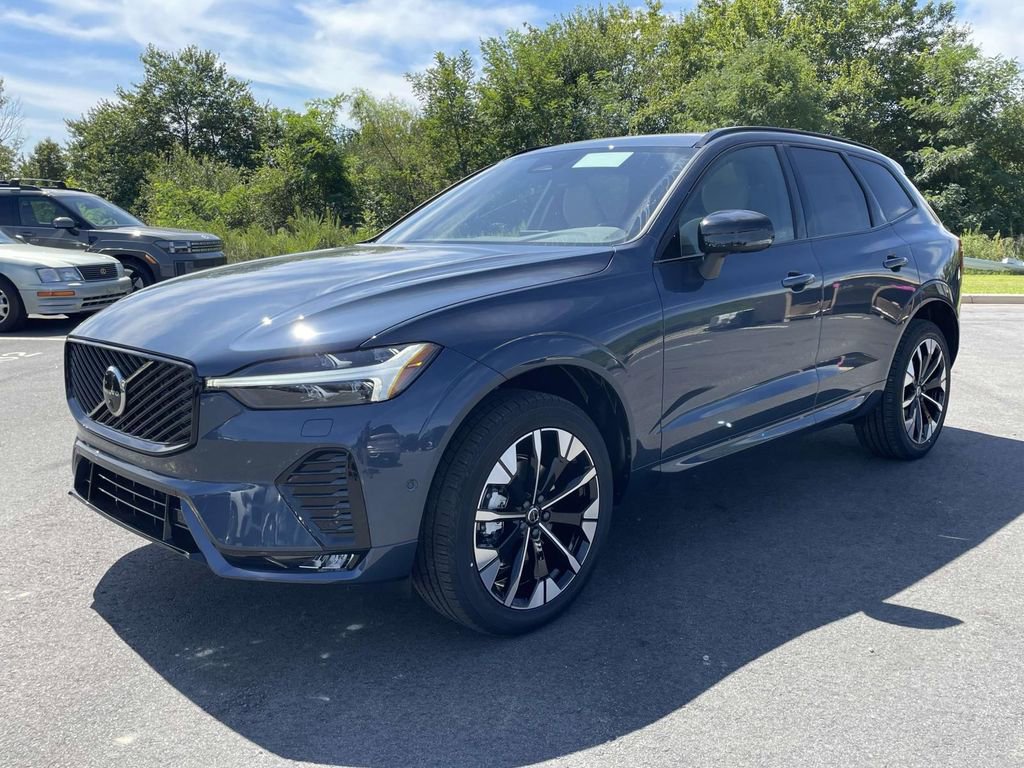 New 2026 Volvo XC60 B5 Plus w/ Protection Package Premier image 25