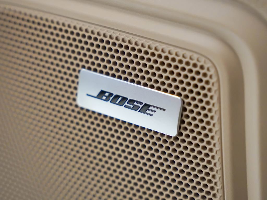 Certified 2026 Porsche Macan AWD/4WD image 17
